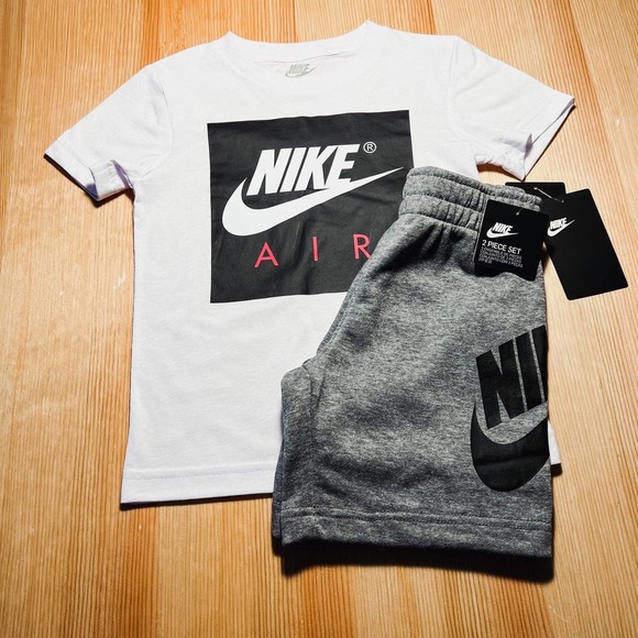 Nike Air Boys T-shirt and Shorts Set - Picture 5 of 7